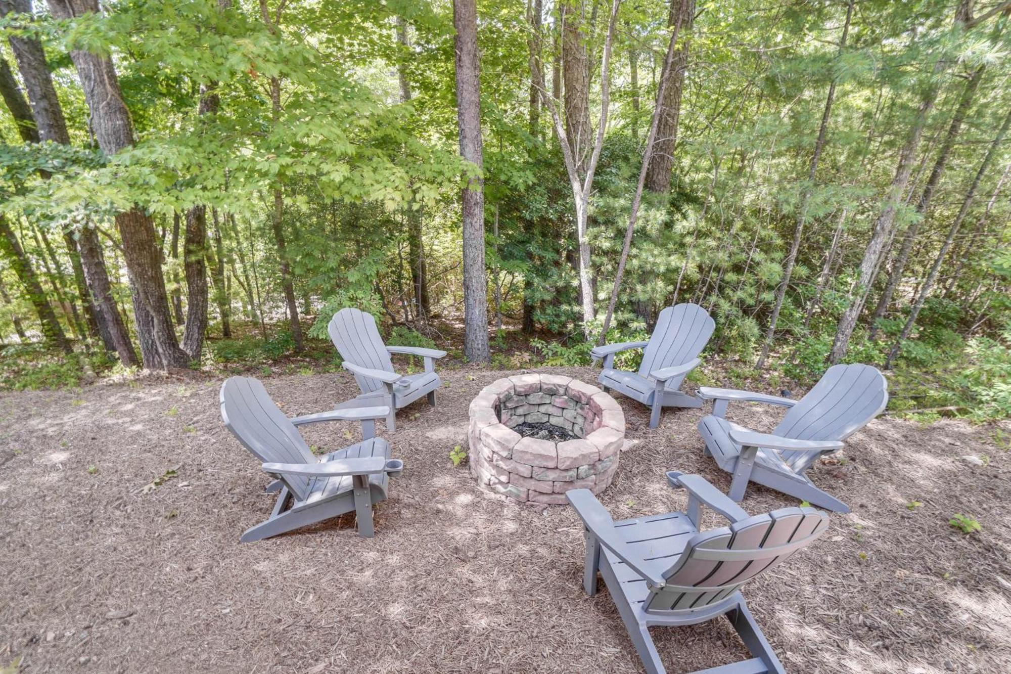 Вилла Stunning Helen Getaway With Hot Tub And Ev Charger! Экстерьер фото